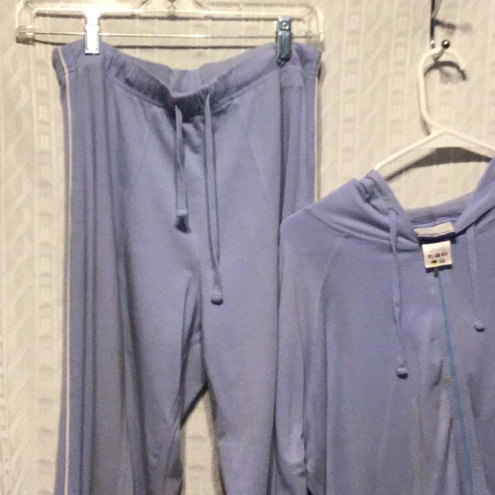 reebok good condition jogging suit